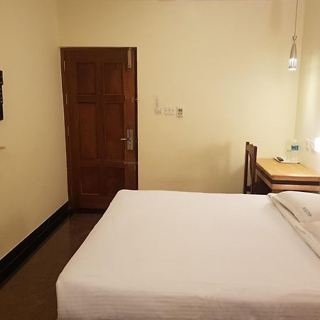 P R Pride Inn Puducherry Exterior foto