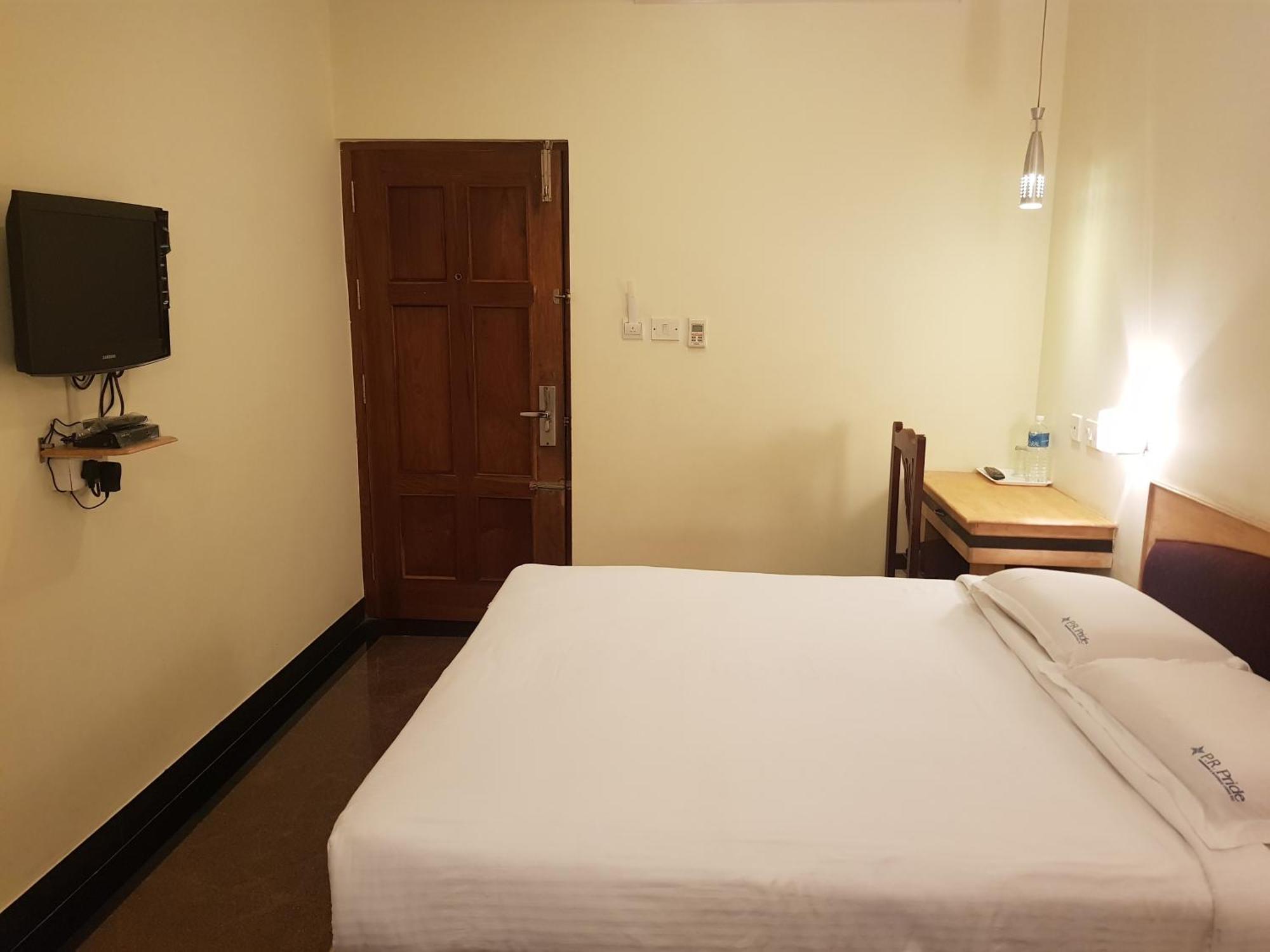 P R Pride Inn Puducherry Exterior foto
