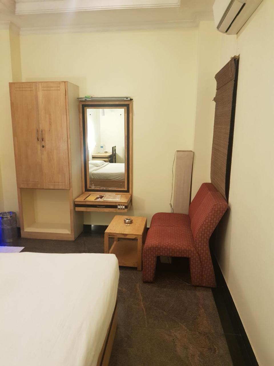 P R Pride Inn Puducherry Exterior foto